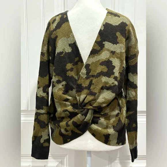 Women's Camouflage Crew Neck Sweater Size L - Picture 2 of 6
